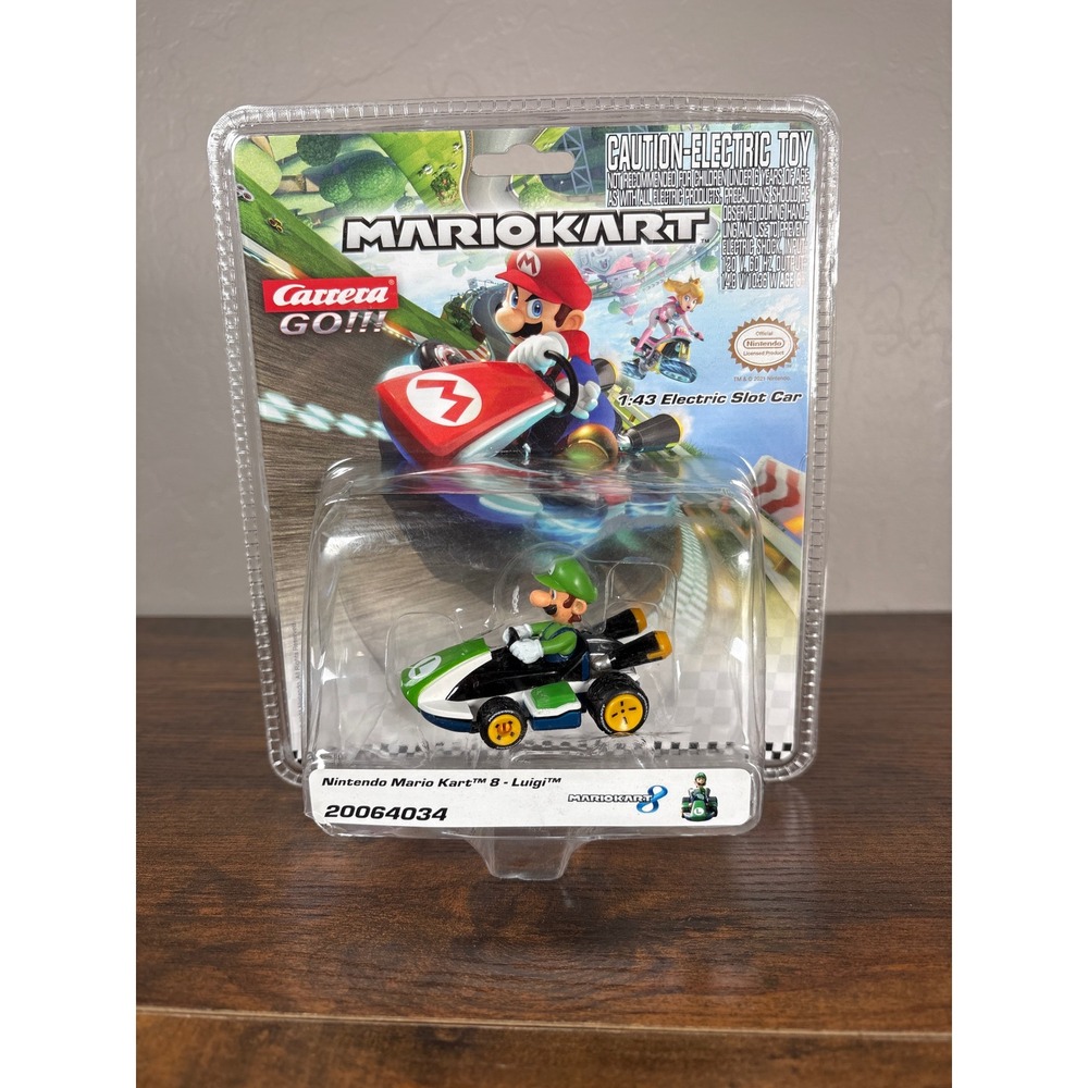 Carrera GO Nintendo Mario Kart 8 Luigi 1:43 Electric Slot Car 20064034 NEW